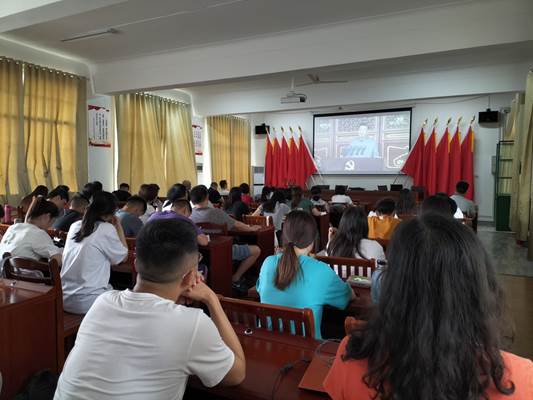 说明: G:\党务\51吃瓜
照片留存\2021\20210701马院庆祝中国共产党成立100周年大会照片集锦(个人观看和集体观看)\QQ图片20210701102458.jpg